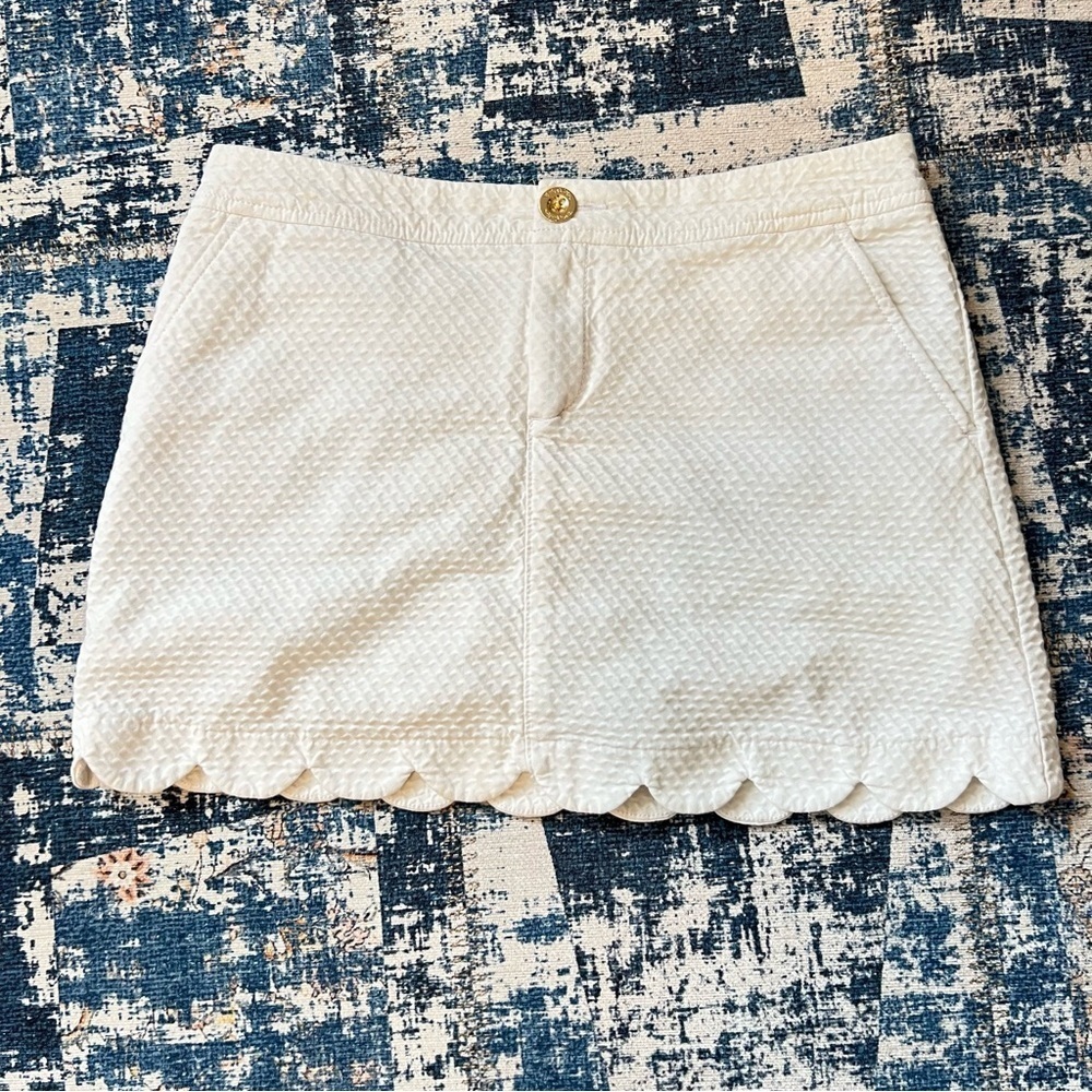 Lilly Pulitzer Skort Size 2 White Scalloped Hemline